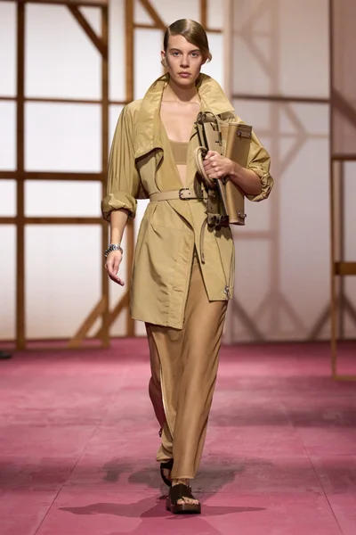 Look 22